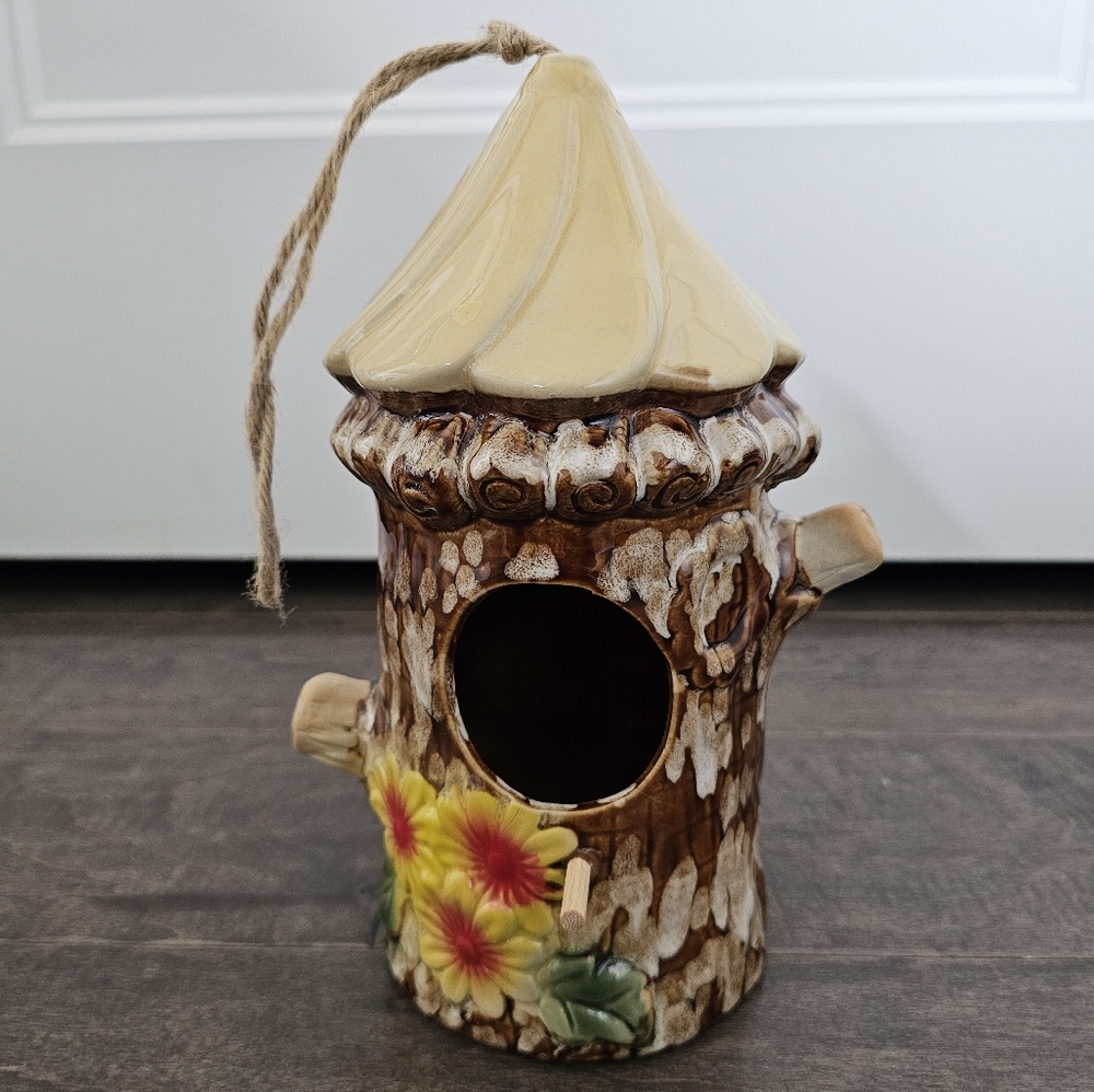 Beautiful Vintage Alpine Ceramic Pinecone Birdhouse w/Yellow and Red Flowers